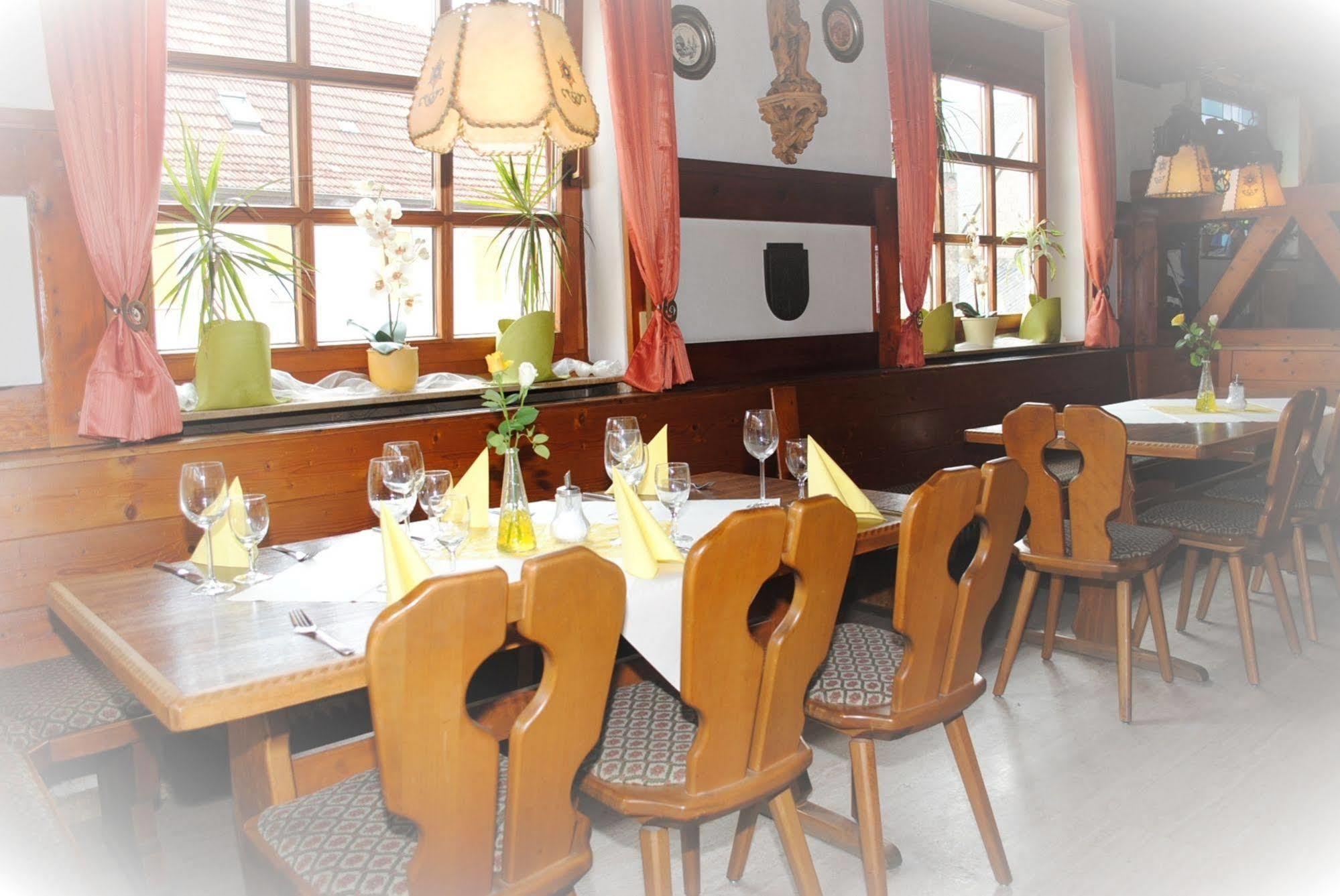 Gasthof Stern Burgsinn Buitenkant foto